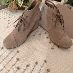 Toms Women's Heeled Boots in Taupe Suede